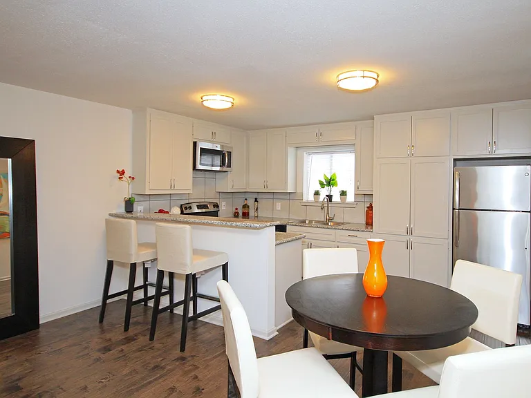 BlueBird Apartments — Photo 11