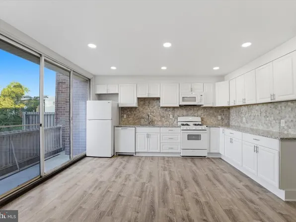100 E Glenolden Ave APT R10, Glenolden, PA 19036