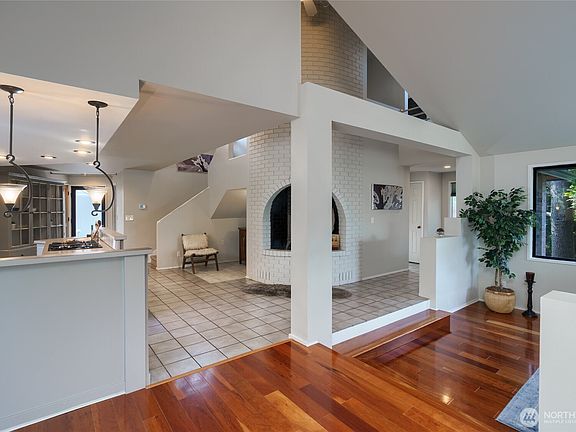 5th image of 627 N Waugh Road
