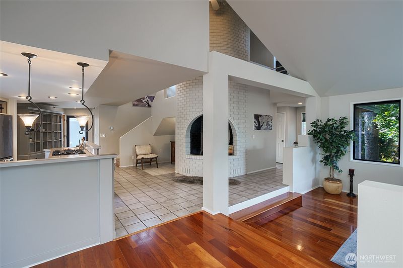 3rd image of 627 N Waugh Road