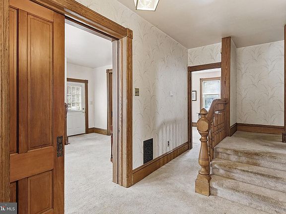 3rd image of 600 Farnsworth Ave