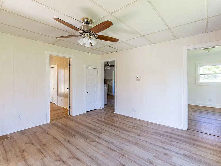 405 E Plymouth Ave — Photo 12