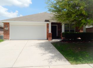 9240 Conestoga Dr, Fort Worth, TX 76131