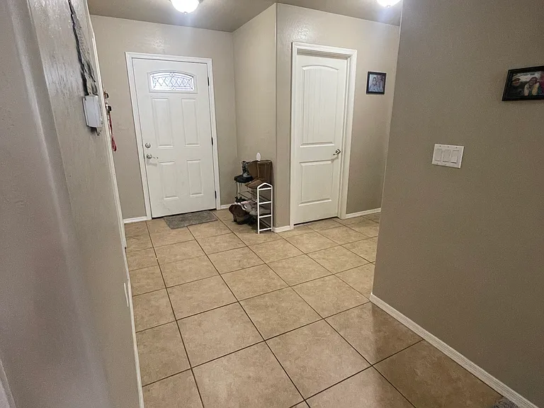 1121 W Cross Creek Ln — Photo 8