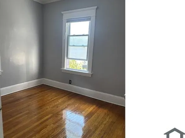 27 Shawmut St, Springfield, MA 01108