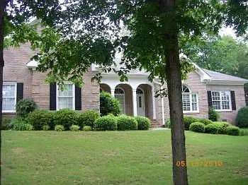 610 Wellington Dr photo 1