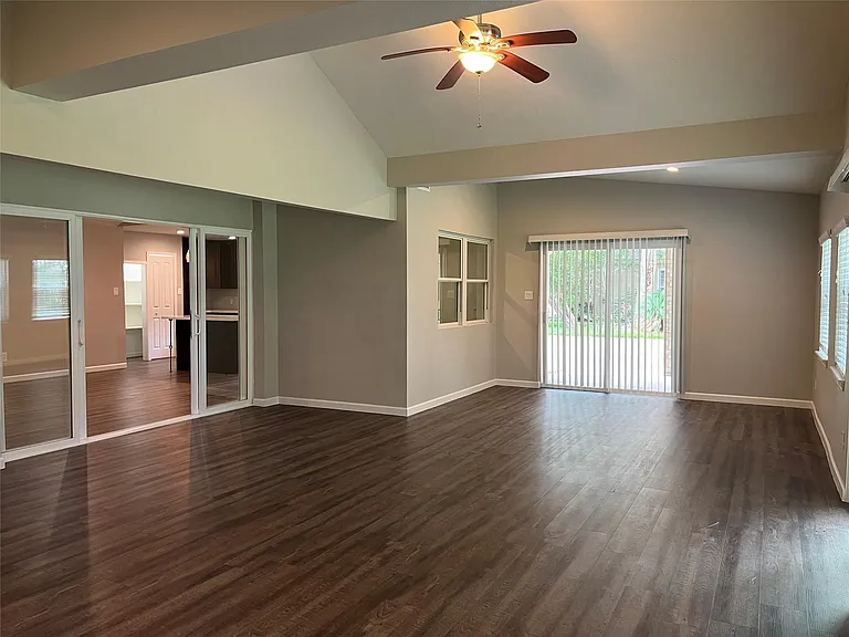 304 S Shadowbend Ave — Photo 19