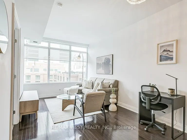1 Bedford Rd #818 — Photo 13