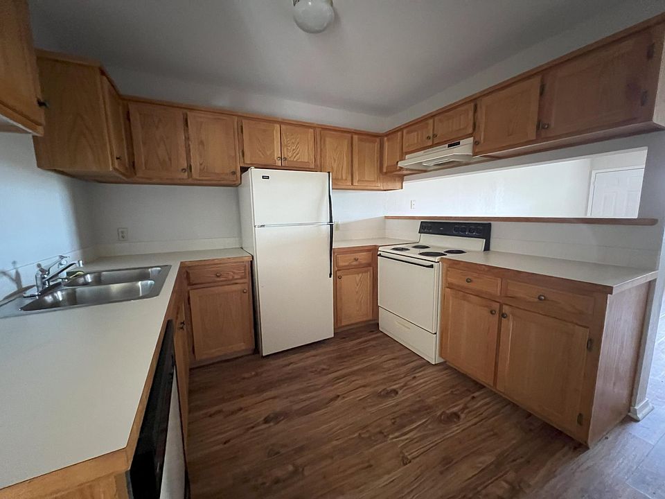 406 Kays Ln Green Oaks Apartments, LLC Hollister, MO Zillow