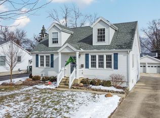 916 N Webster St, Naperville, IL 60563