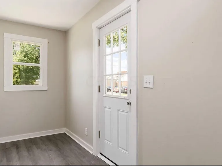 118 S Walnut St #1 — Photo 6