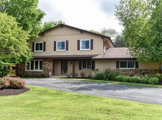 2140 Pilgrim Pkwy E, Elm Grove, WI 53122