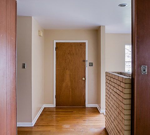 2nd image of 507 Valley Dr