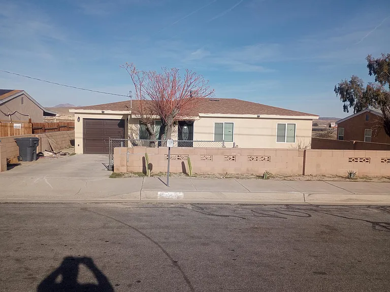 1551 Riverside Dr — Photo 10