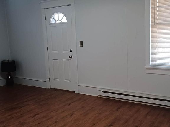 5th image of 717 Mercer Ave #1