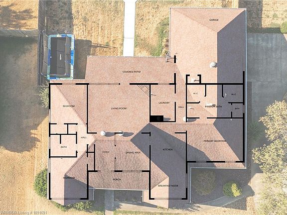 3rd image of 3007 Fairway Dr