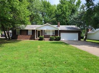 819 E Atkinson Ave, Frontenac, KS 66763