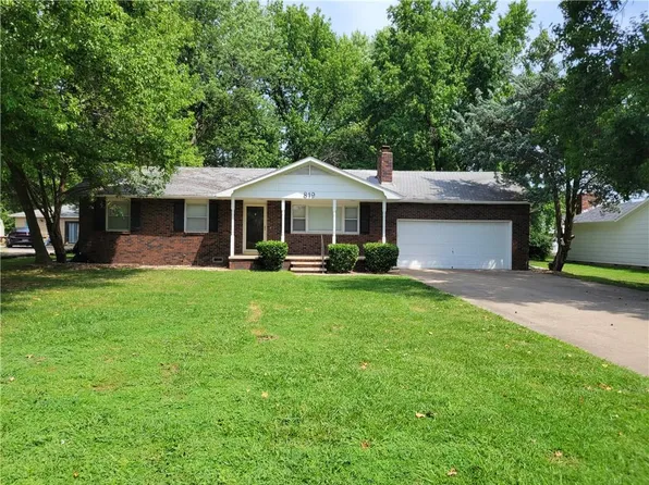 819 E Atkinson Ave, Frontenac, KS 66763