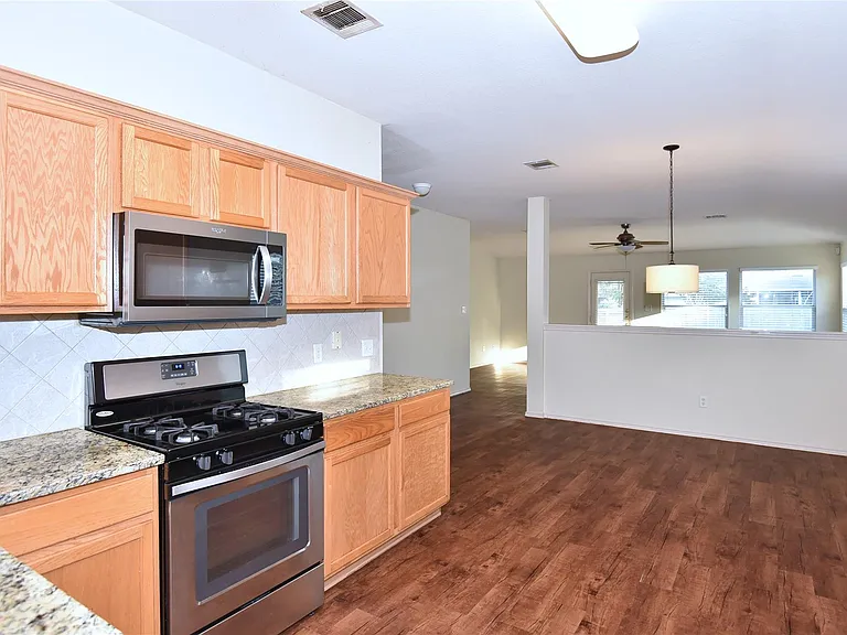 3305 Stonewall Dr — Photo 7
