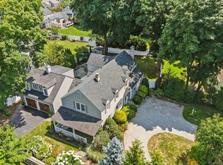 369 Parkwood Rd, Fairfield, CT 06824