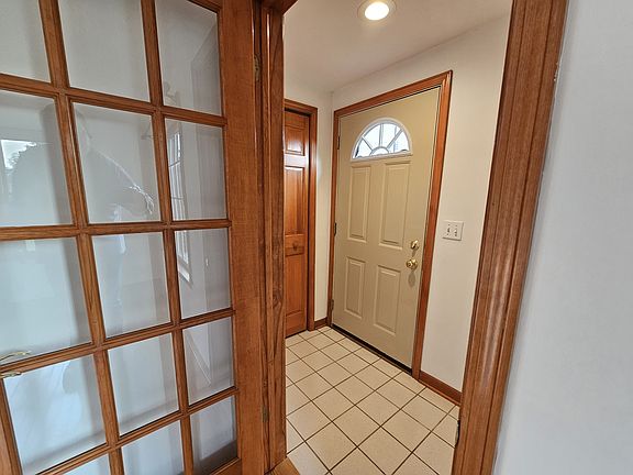 4th image of 3582 Seneca St #1