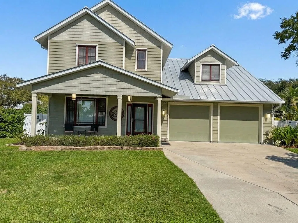 3 bed, 2.5 bath, 2727 sqft, $5,000 — Photo 1
