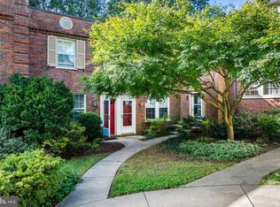 1400 S Barton St APT 424, Arlington, VA 22204
