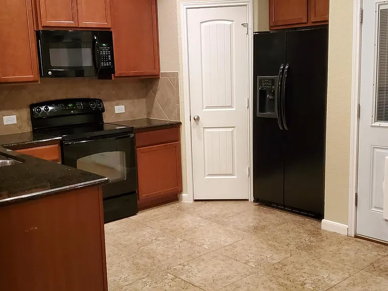 Nice sized pantry.