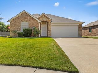 749 Misty Oak Trl, Burleson, TX 76028