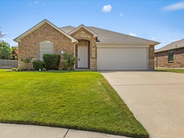 749 Misty Oak Trl, Burleson, TX 76028