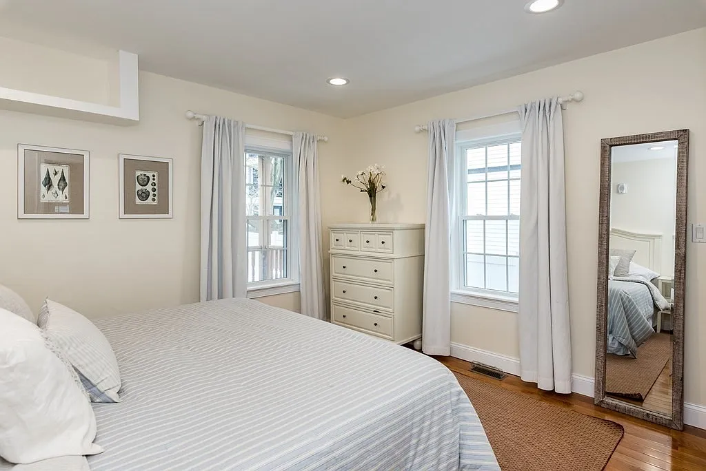 2 bed, 1000 sqft, $3,500 — Photo 3