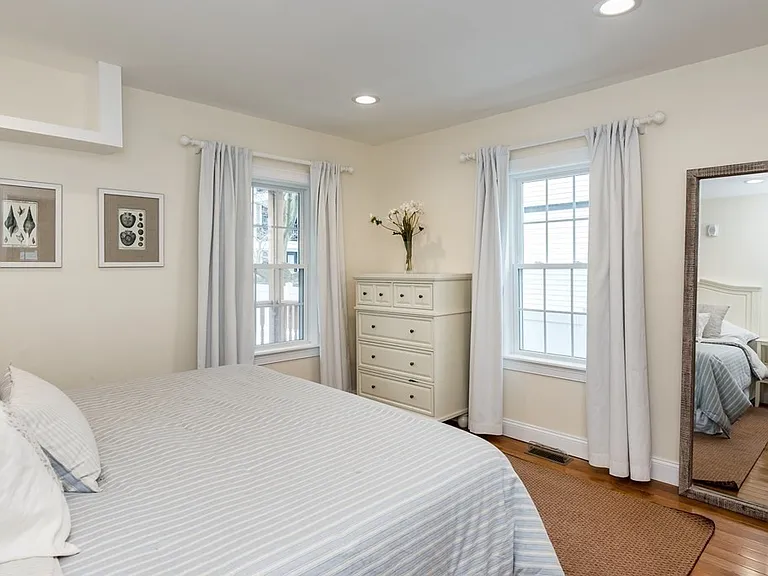 141 Williams St #1 — Photo 3