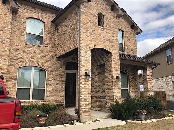 2nd image of 2200 Julia Ln