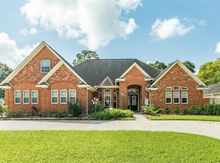 111 Ridgemont Dr, Alvin, TX 77511