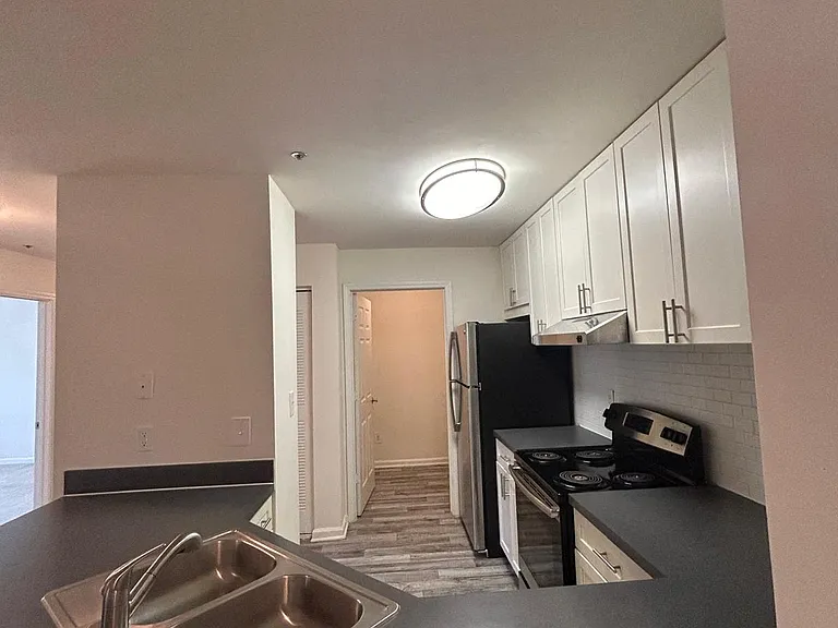 Wesley St. Claire Apartments at Lawrenceville — Photo 125