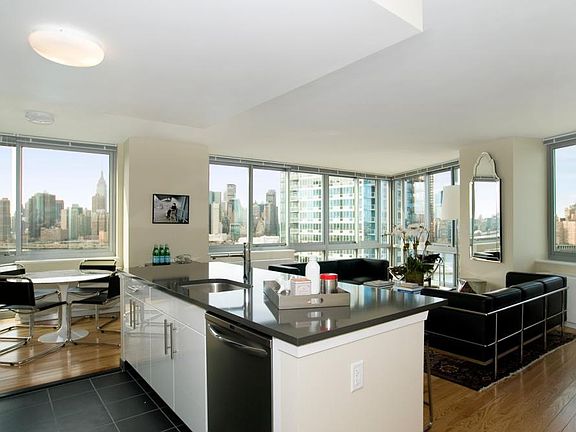 5th image of 4615 Center Blvd APT 3602