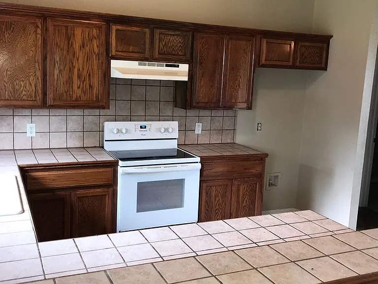 1731 Concord Dr — Photo 5