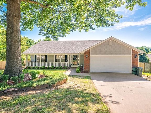 2nd image of 3254 N Autumn Ct