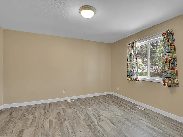 91 Sun Way — Photo 14