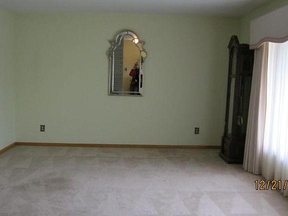 2nd image of 226 Leland Dr S