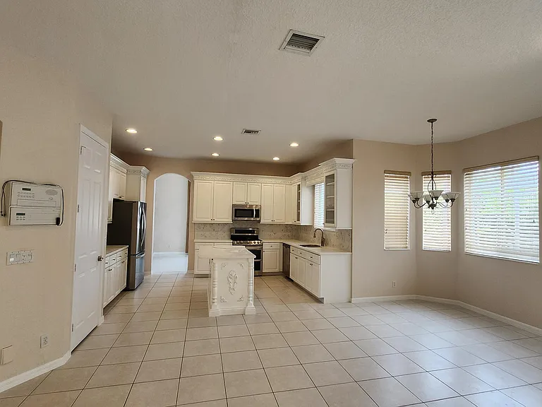 11206 Maritime Ct — Photo 10