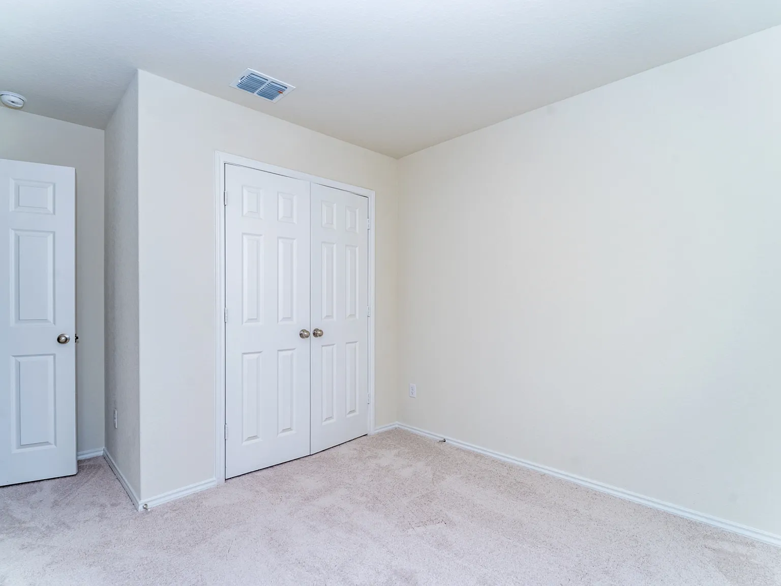 5911 Rolling Glen - 1 — Photo 2