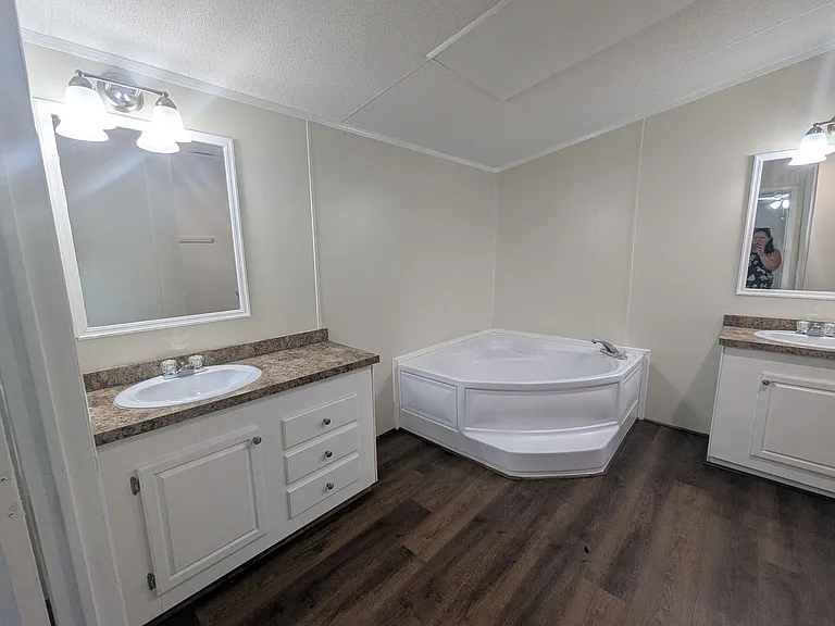 1105 S Rogers St — Photo 56