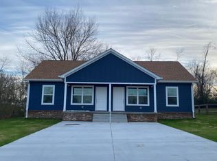 218 College St #A, Burns, TN 37029