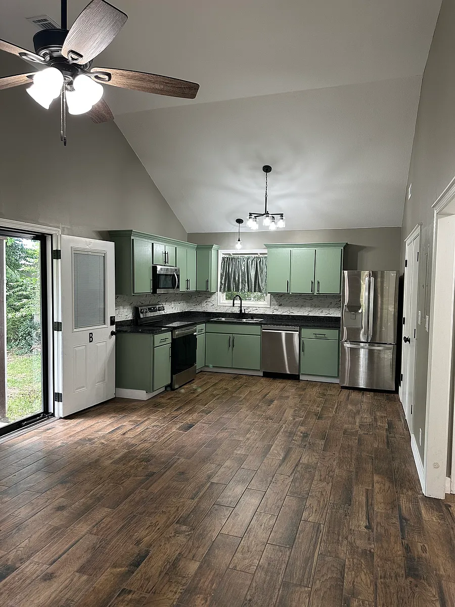 Building Photo - 512 Martin St #B