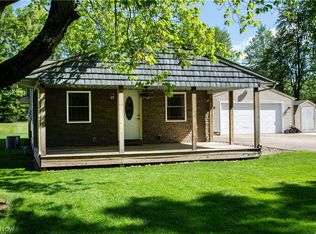 17572 Lundys Ln, Lake Milton, OH 44429