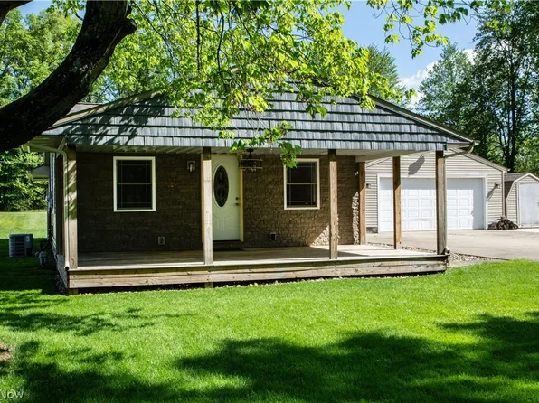 17572 Lundys Ln, Lake Milton, OH 44429