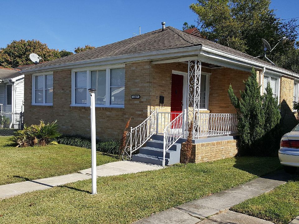 Front view with big porch