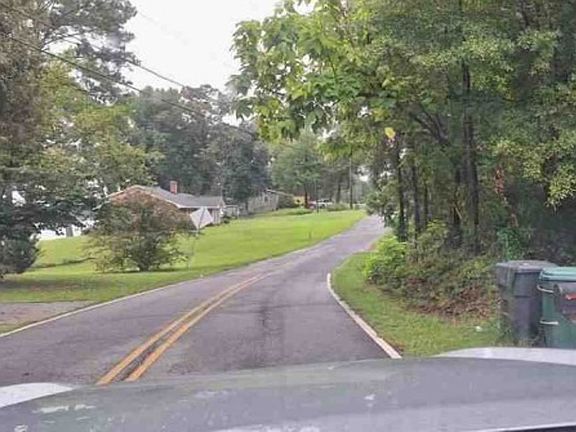 Exterior Neighborhood (street photo)