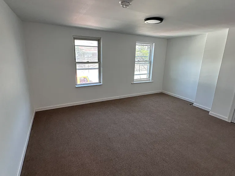 811 S Warren St — Photo 14